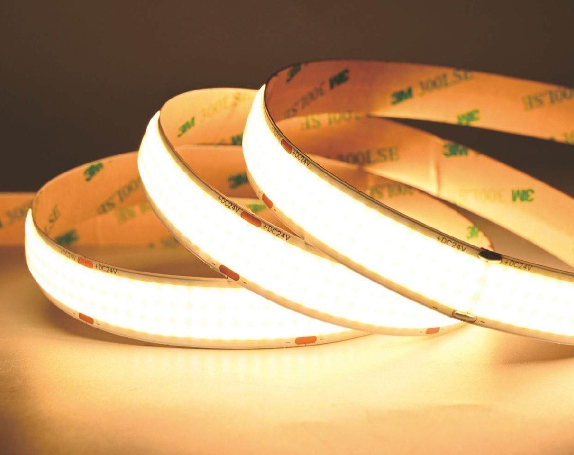 Tira LED COB ancha de alta potencia encendida