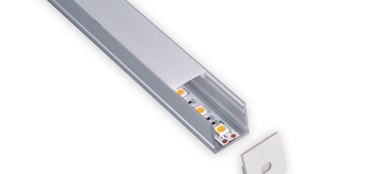 Perfil de aluminio de superficie con tira LED y difusor