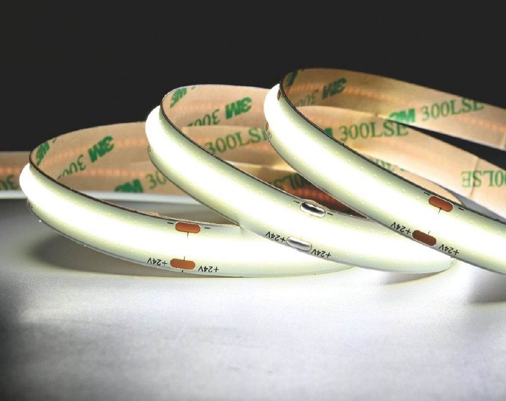 Tira LED COB PRO R95 encendida en blanco neutro