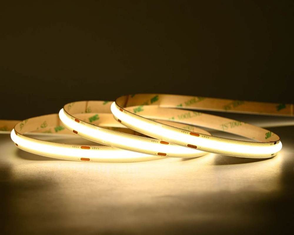 Rollo de tira LED COB ultralarga encendido